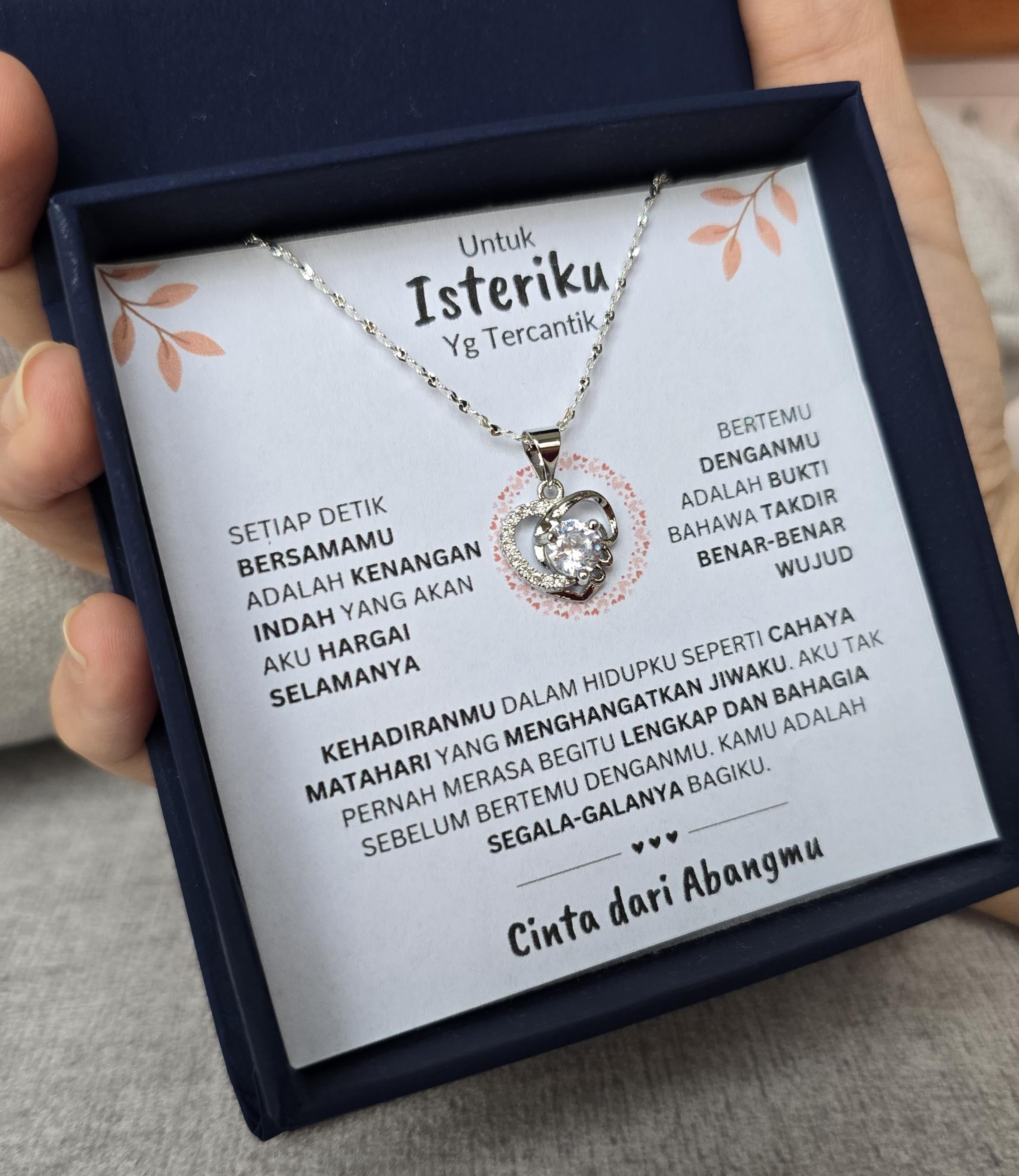 Perfect Gift love heart necklace in a gift box with a romantic message and keyword Hadiah Terbaik Untuk Isteriku
